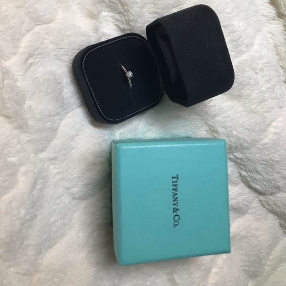 Tiffany diamond ring 💍 platinum - Picture 4 of 5